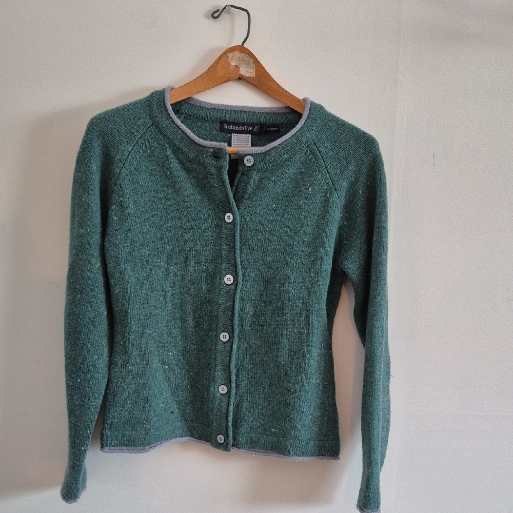 Elegant Green Women's Cardigan